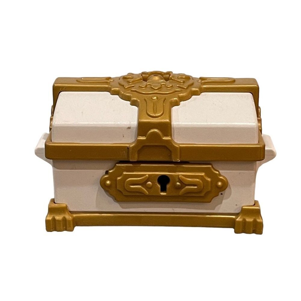 Playmobil Geobra White Treasure Chest With Gold Trim & Sliding Lock Castle Vtg